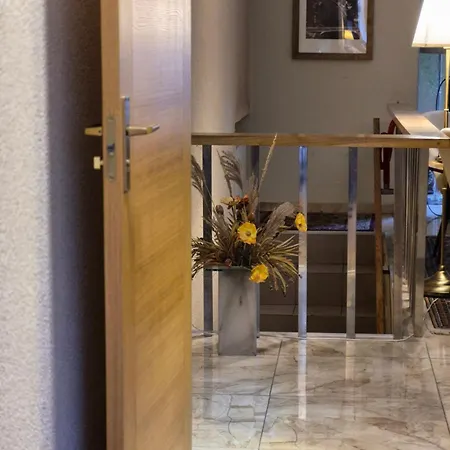 Couette-café Neris Terraces 3*