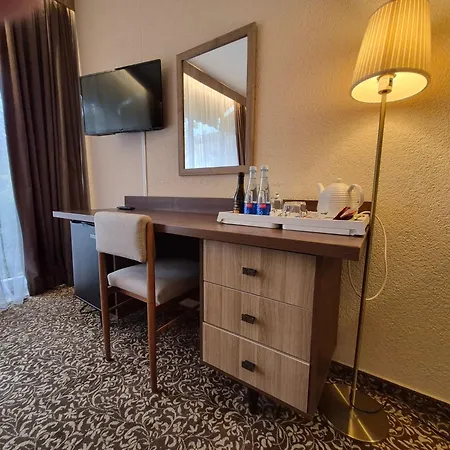 Couette-café Neris Terraces 3*