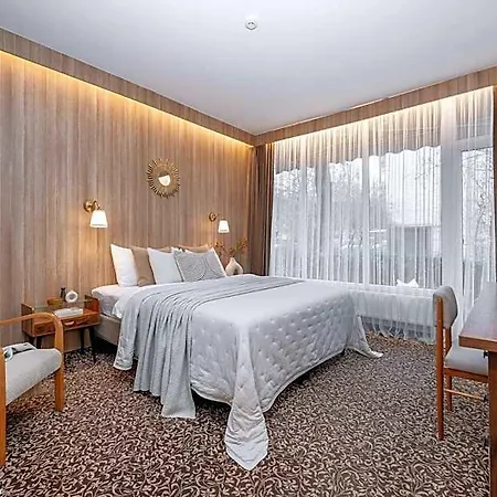 לינה וארוחת בוקר Neris Terraces 3*